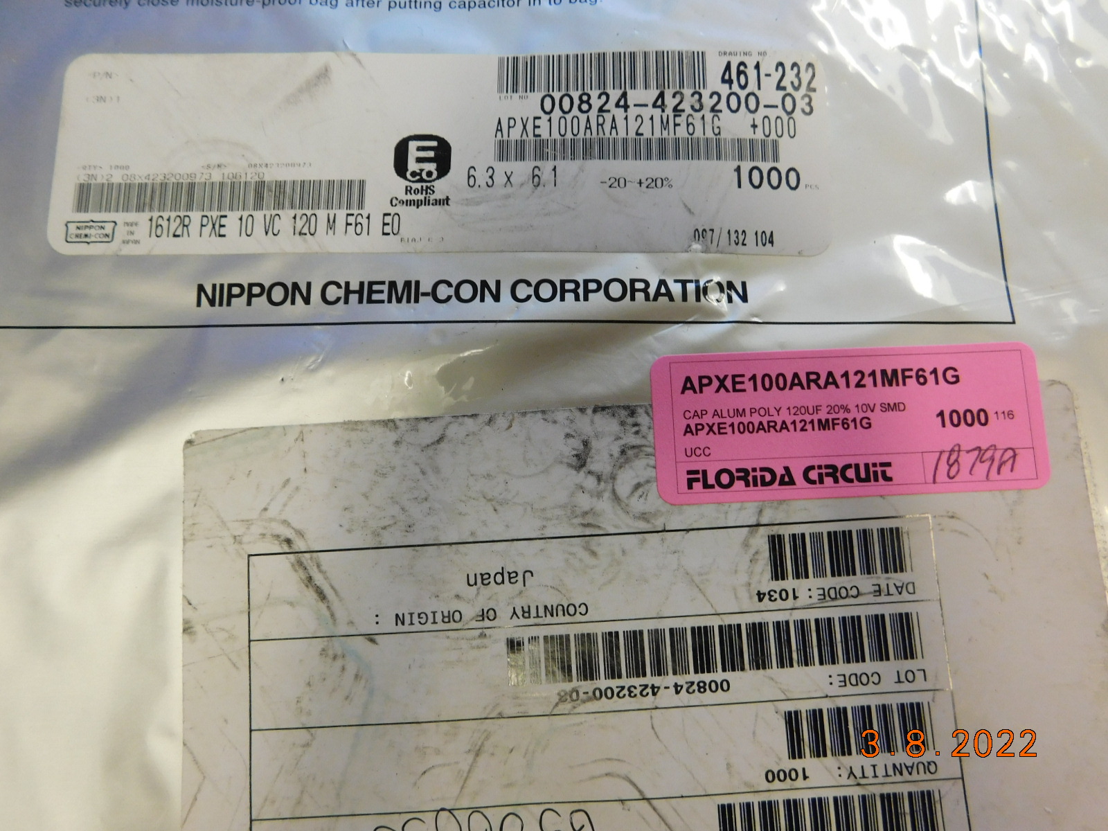 APXE100ARA121MF61G