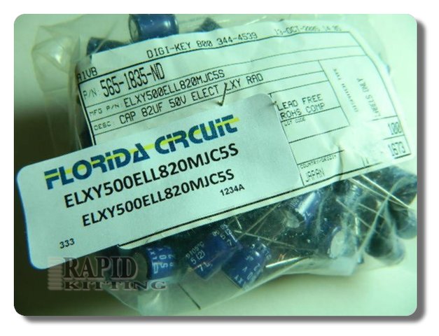 ELXY500ELL820MJC5S