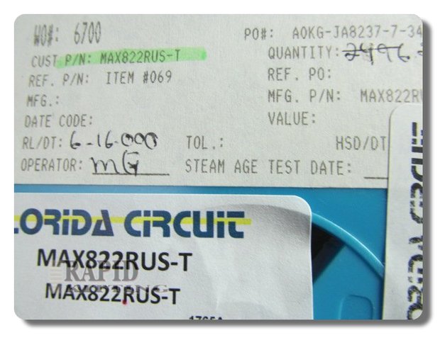 MAX822RUS-T