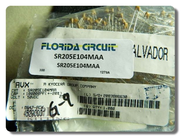 SR205E104MAA